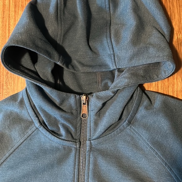 Merrell full zip up long sleeved hooded jacket. Teal colored sz medium. Long - Picture 6 of 15